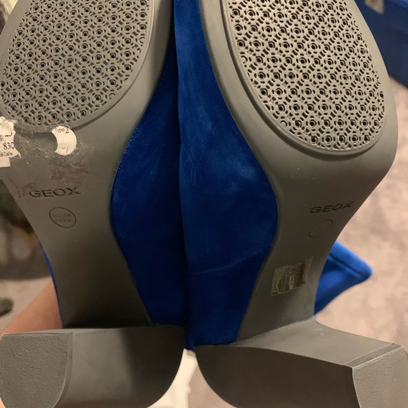 Gorgeous Blue Suede Boots - Picture 4 of 5